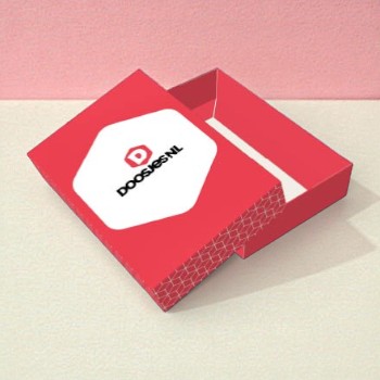 Bedrukte doos met deksel, open